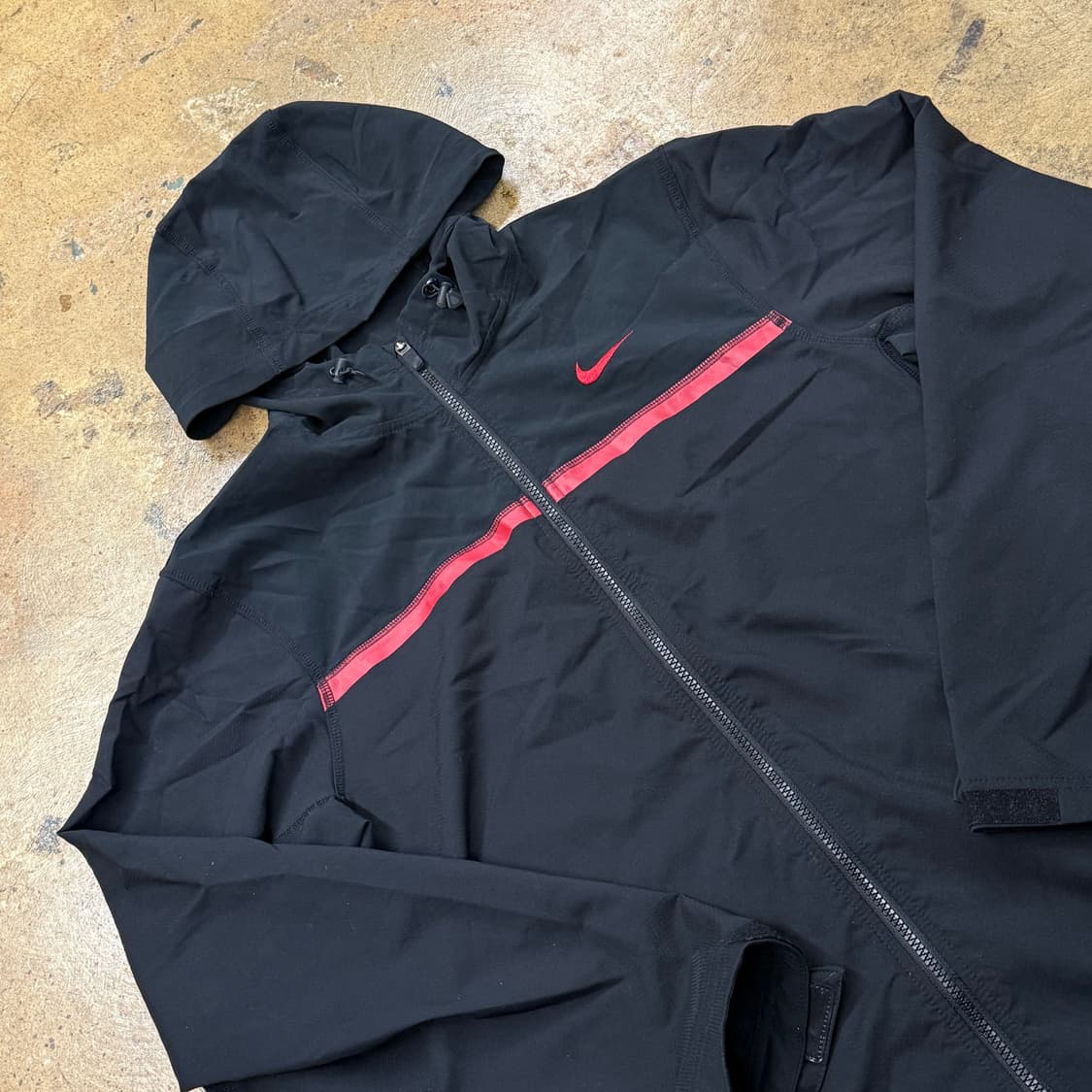 [정품/M] 나이키 블랙 레드 후드 바람막이 자켓 b19 상품이미지1