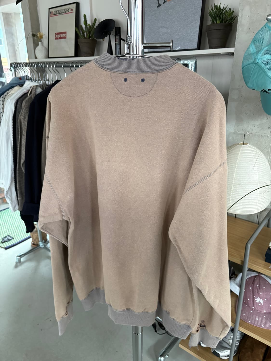 Issuethings 이슈띵즈 type56 데미지 스웻셔츠 상품이미지3