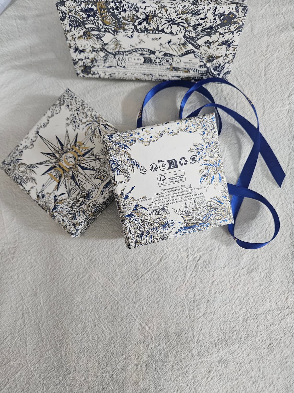 디올 홀리데이 박스 +쇼핑백+더스트 새상품 풀세트 상품이미지5