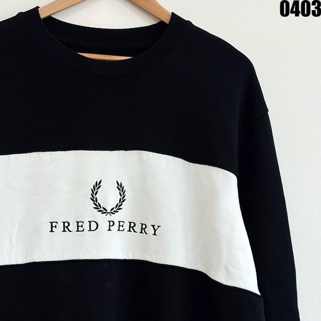 프레드페리 스포츠웨어 라인의 배색 맨투맨 스웻셔츠  상품이미지2
