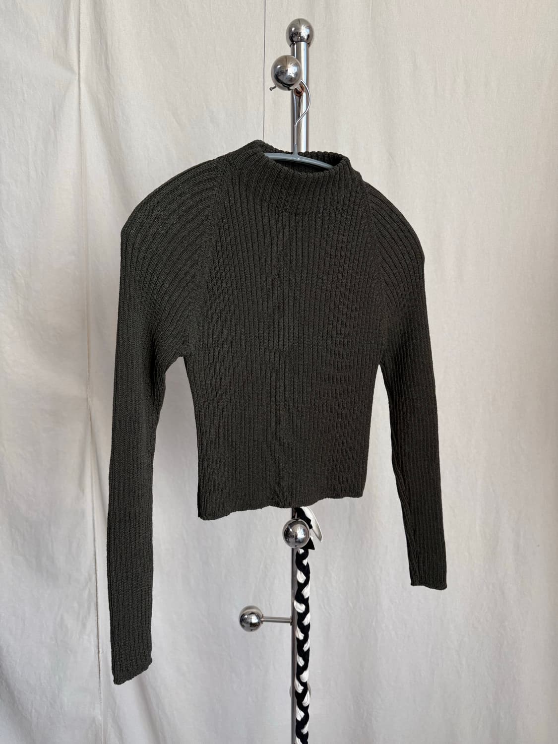 Excursion 카키 니트 크롭 탑 (Made in Hongkong) 상품이미지3