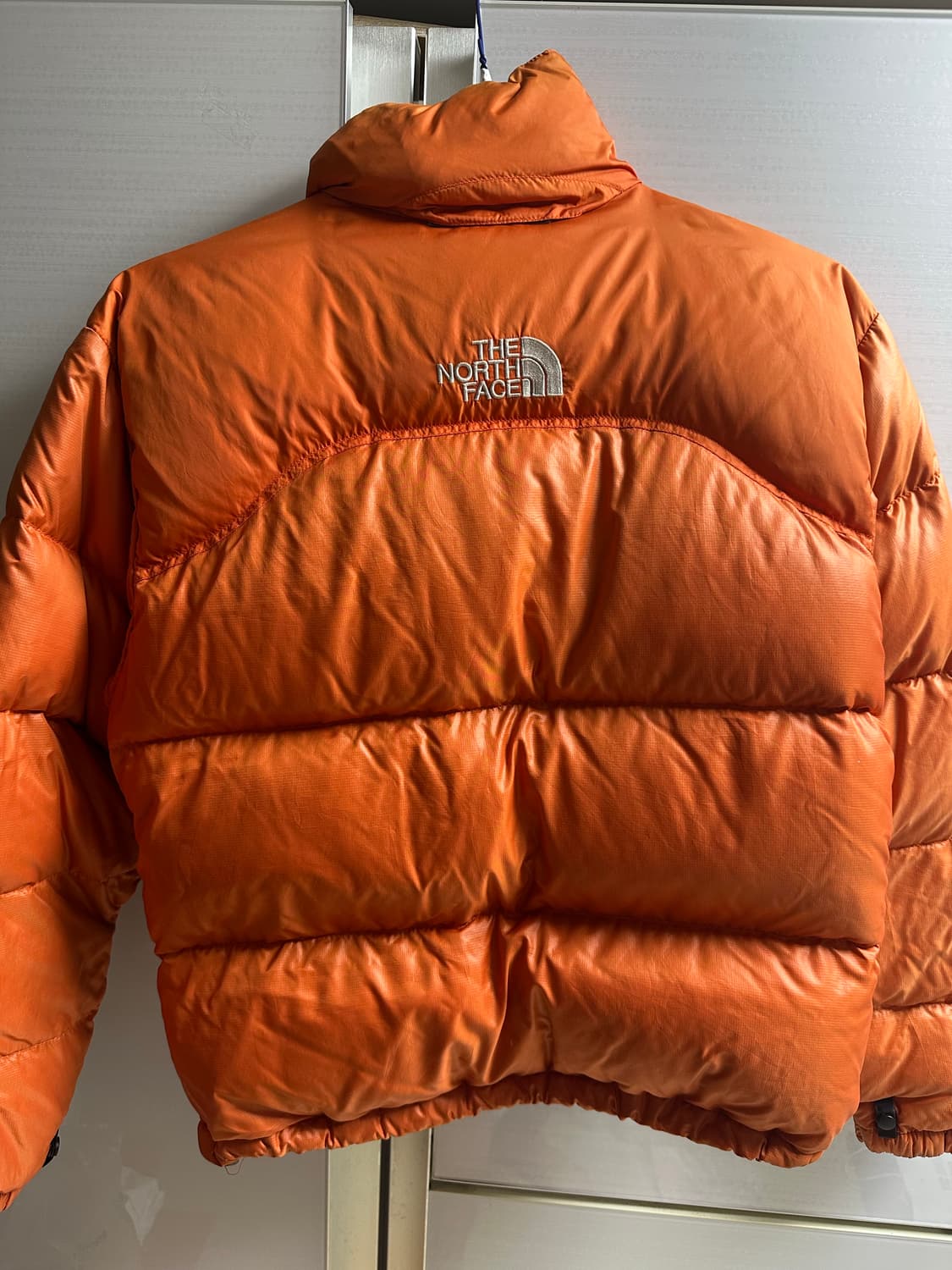 NORTHFACE 노스페이스 주황 오렌지 중앙 로고 눕시 패딩 상품이미지6