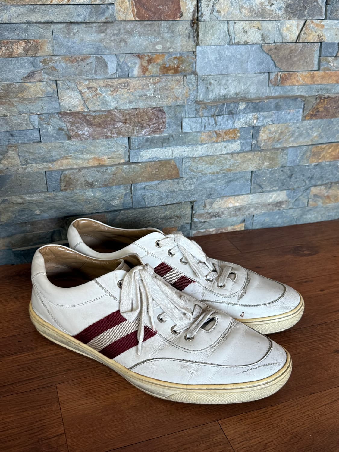 발리 화이트 스니커즈  상품이미지1