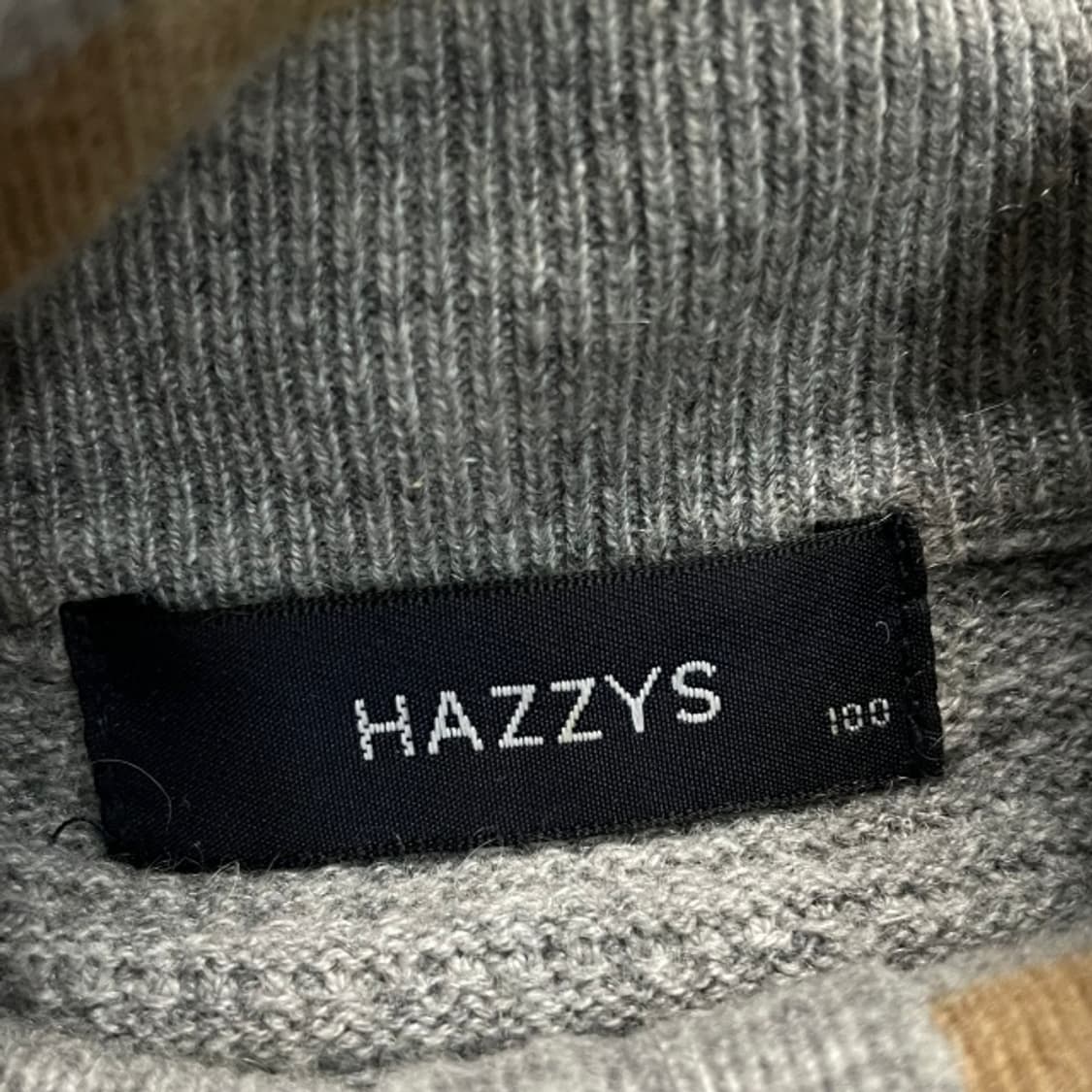 100 헤지스 반집업 니트  상품이미지3