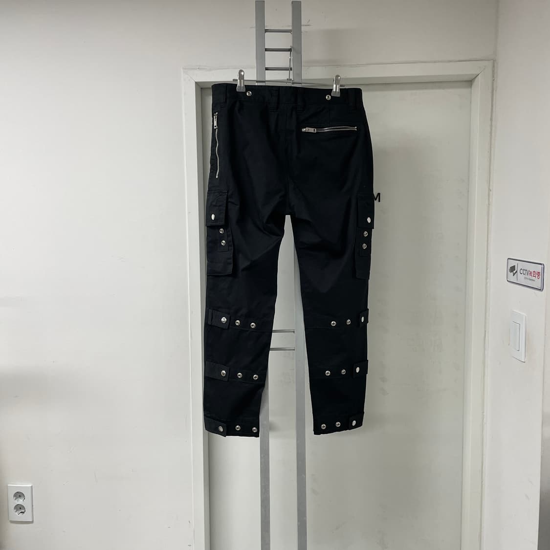 디젤 디테일 카고 팬츠 블랙 30 상품이미지1