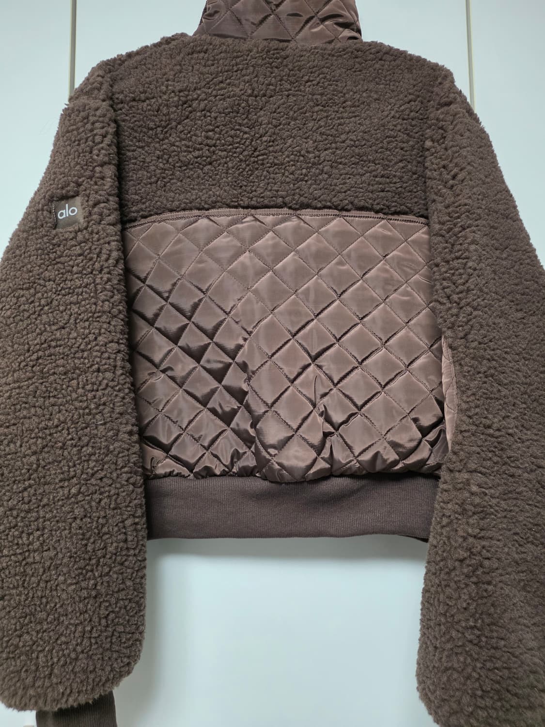 알로쉐르파브라운퀼팅배색뽀글이M 상품이미지3