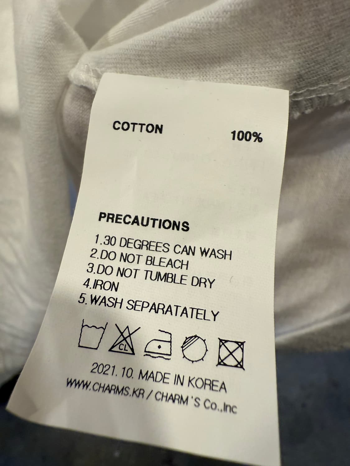 참스 x 뱀뱀 시그니처 로고 화이트 반팔 티셔츠 상품이미지3