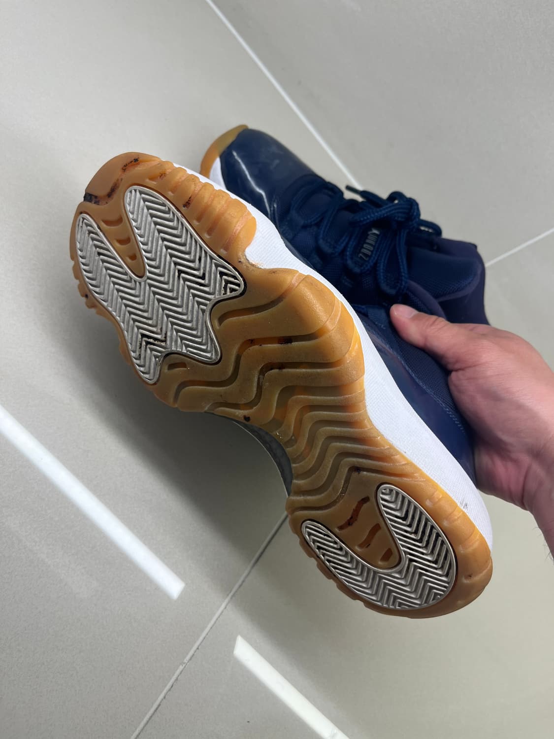 조던 11 레트로 로우 Midnight Navy 상품이미지4