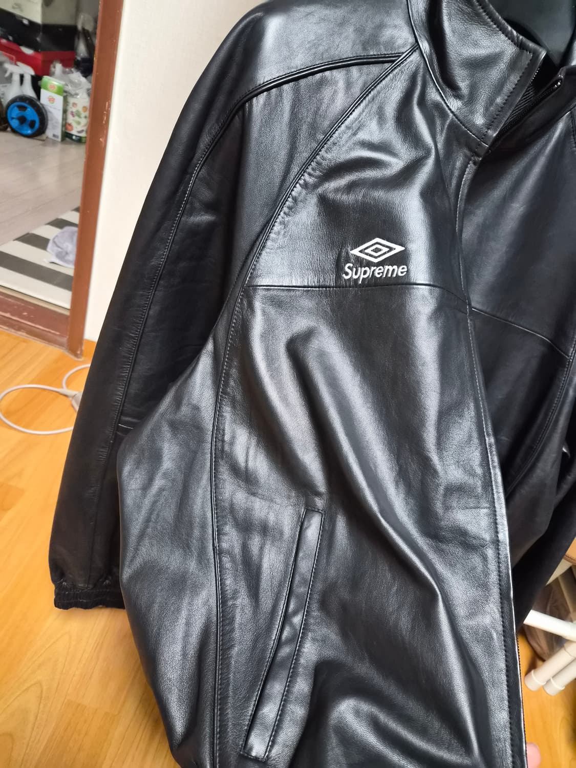 슈프림X엄브로 레더 트랙 자켓 상품이미지3