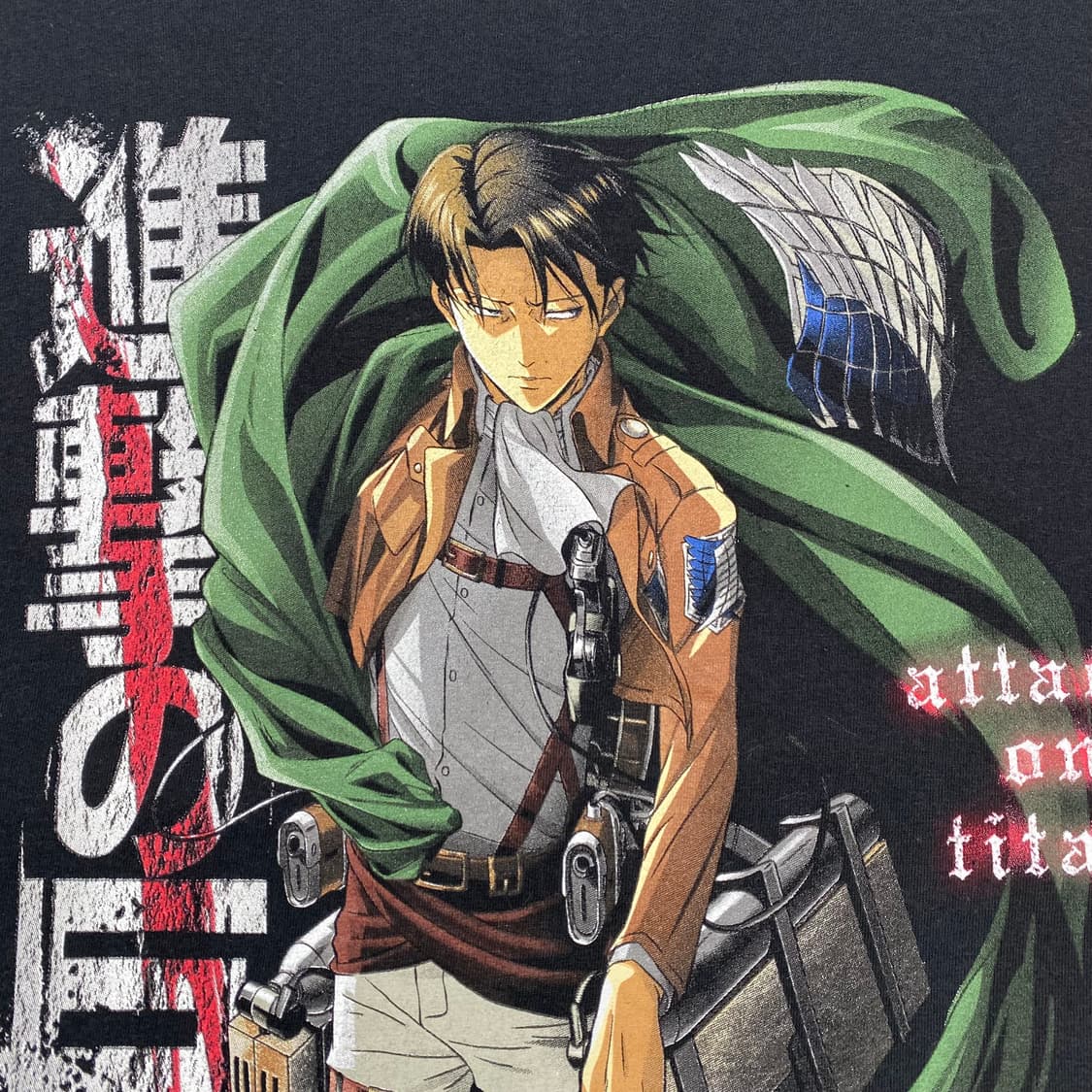 진격의거인 리바이 오피셜 애니메이션 티셔츠 상품이미지4