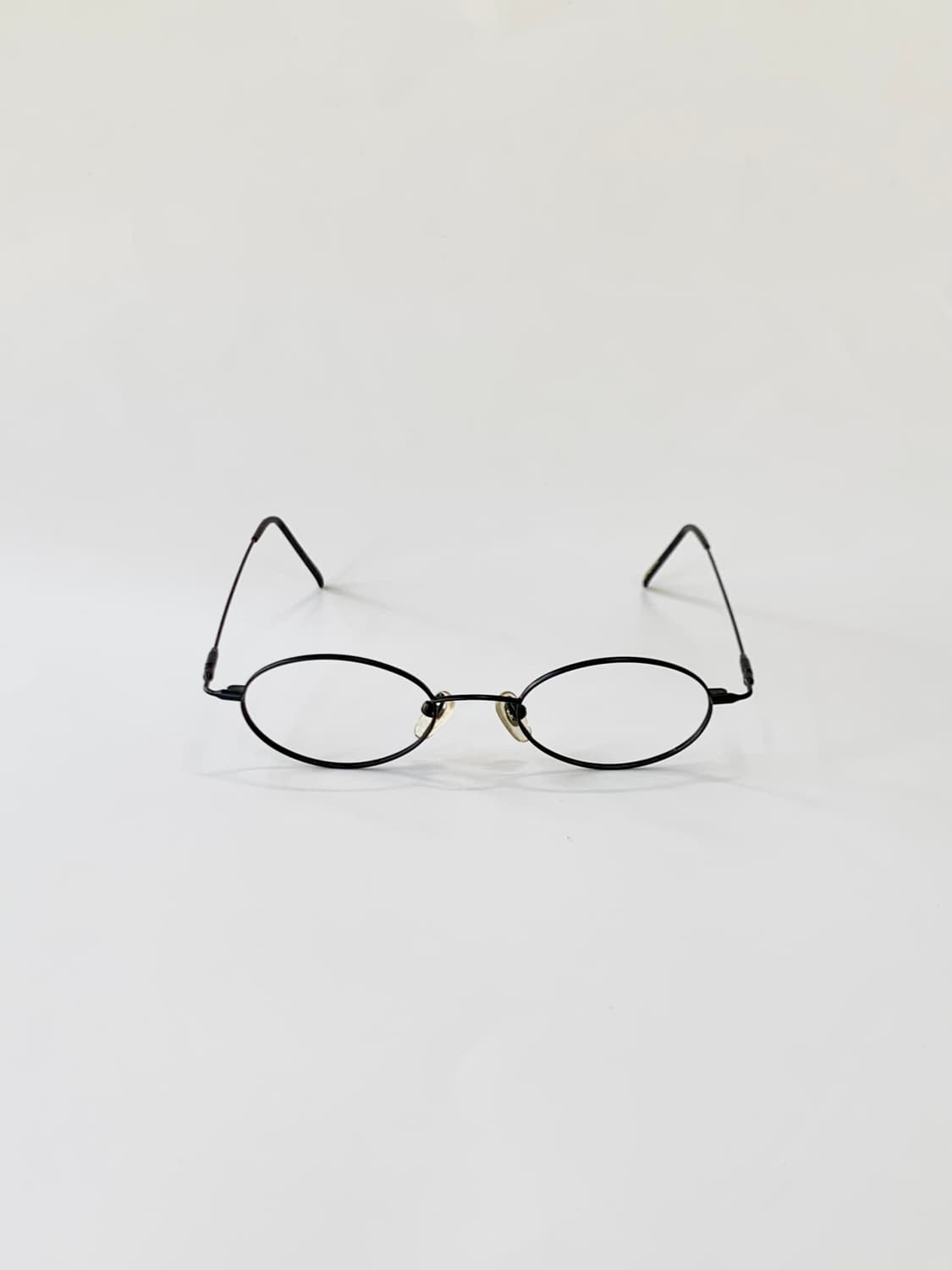 [픽키-590] (Small) 티타늄 블랙 오벌 안경테 초경량 미니멀 상품이미지2