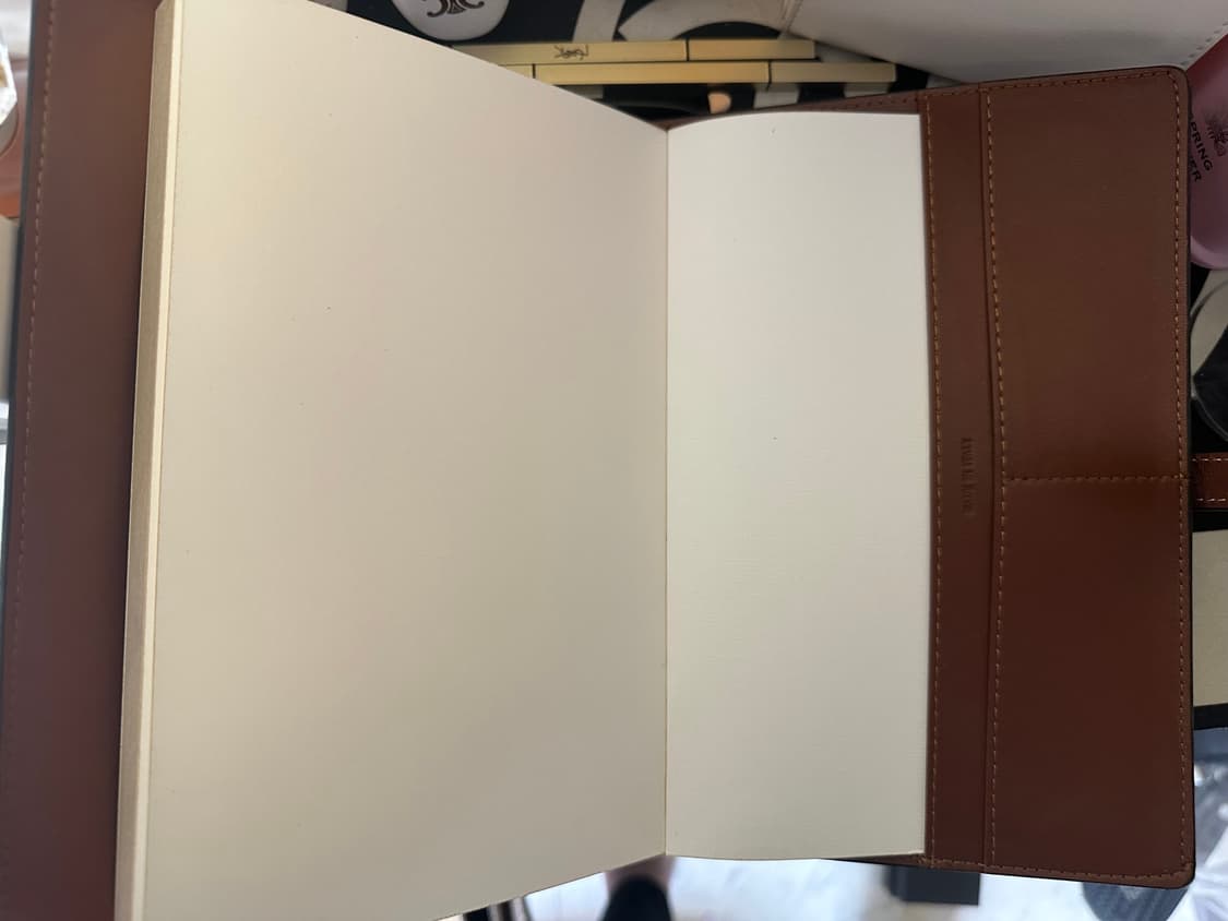 셀린느 트리오페 다이어리 상품이미지6