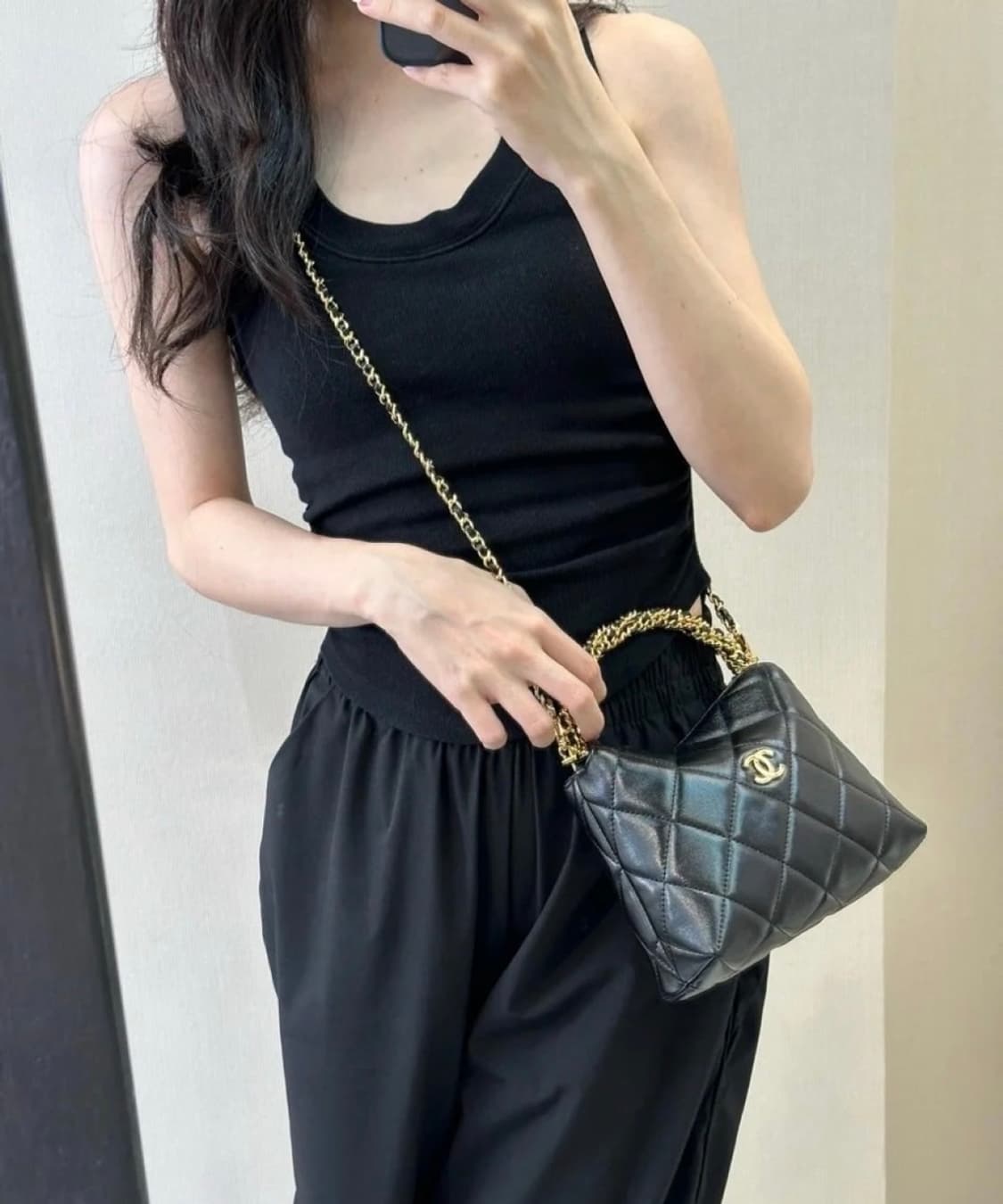 샤넬뷰티 블랙 레더 체인퀼팅백 핸들백 샤넬 VIP 상품이미지9
