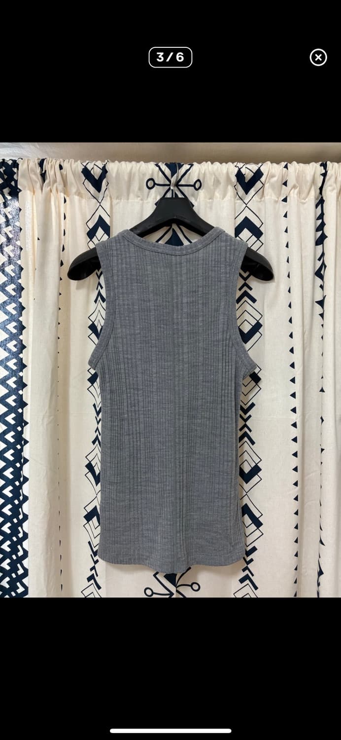 렉토 울 블레드 슬리브리스 M 사이즈 팝니다. 상품이미지3