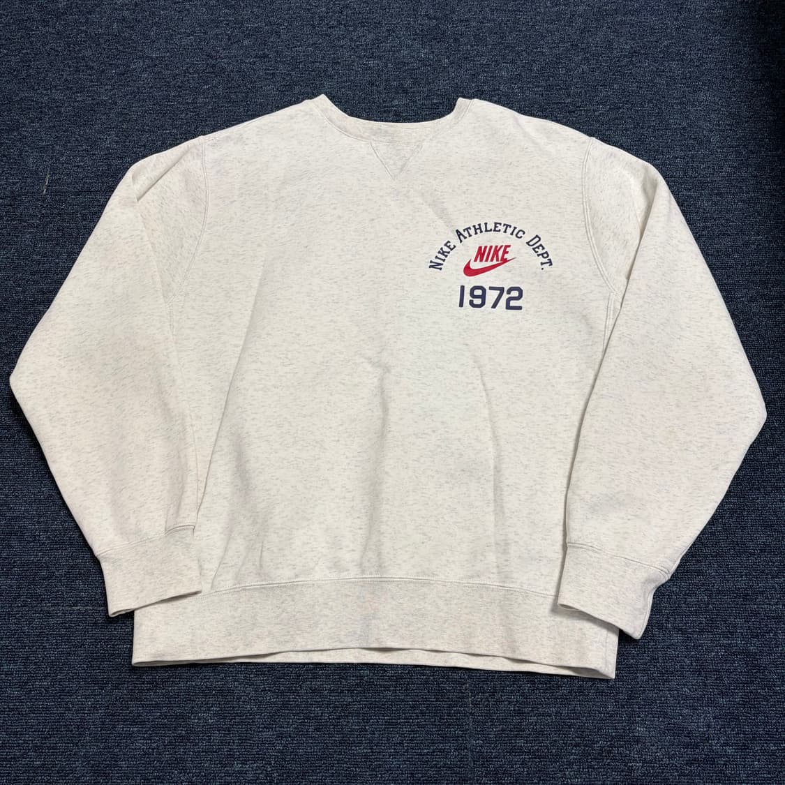 나이키 애슬레틱 맨투맨 상품이미지1