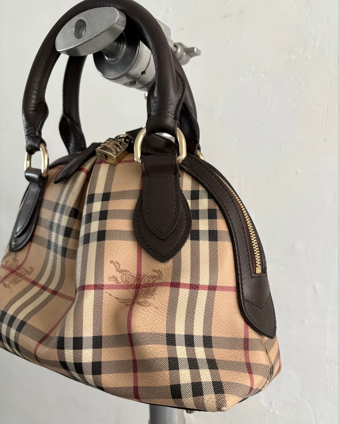 Burberry 버버리 노바체크 버클락 핸드백 상품이미지2