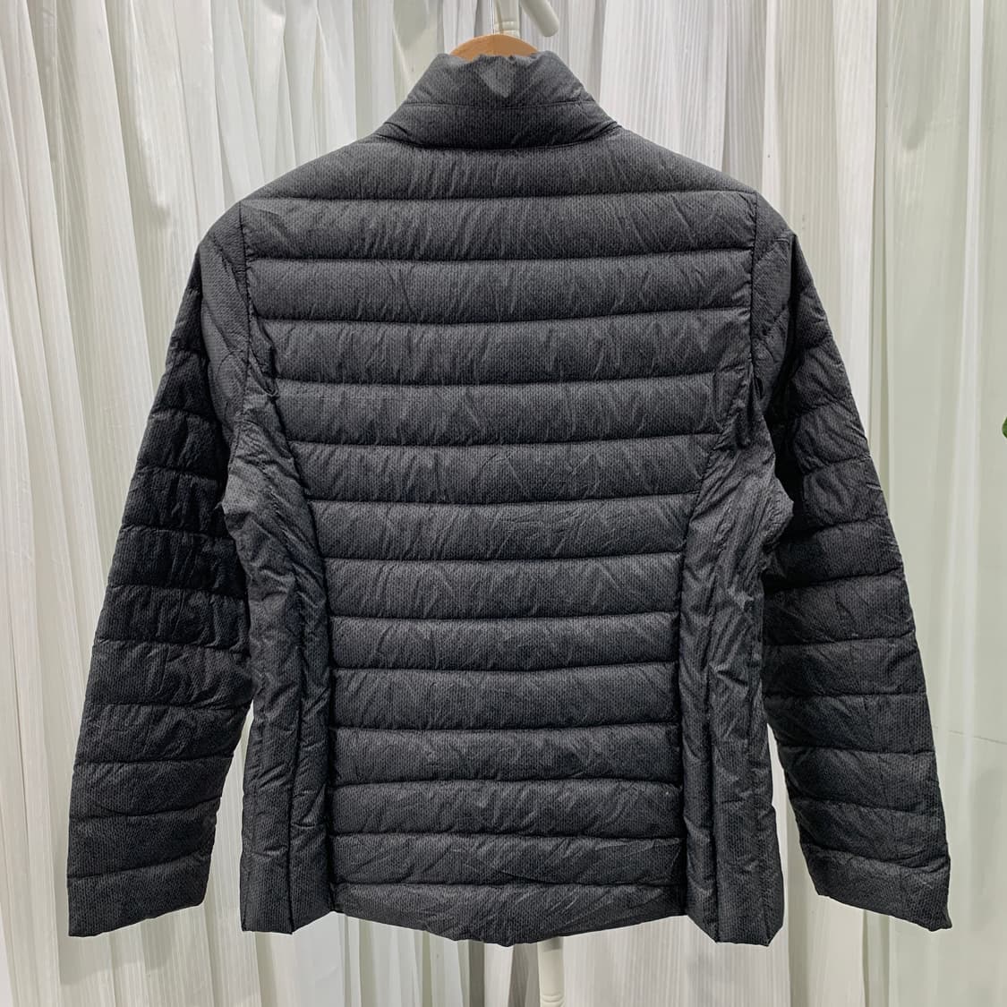 차콜 스카시 니트 패턴 구스다운 경량 패딩 1747 상품이미지3