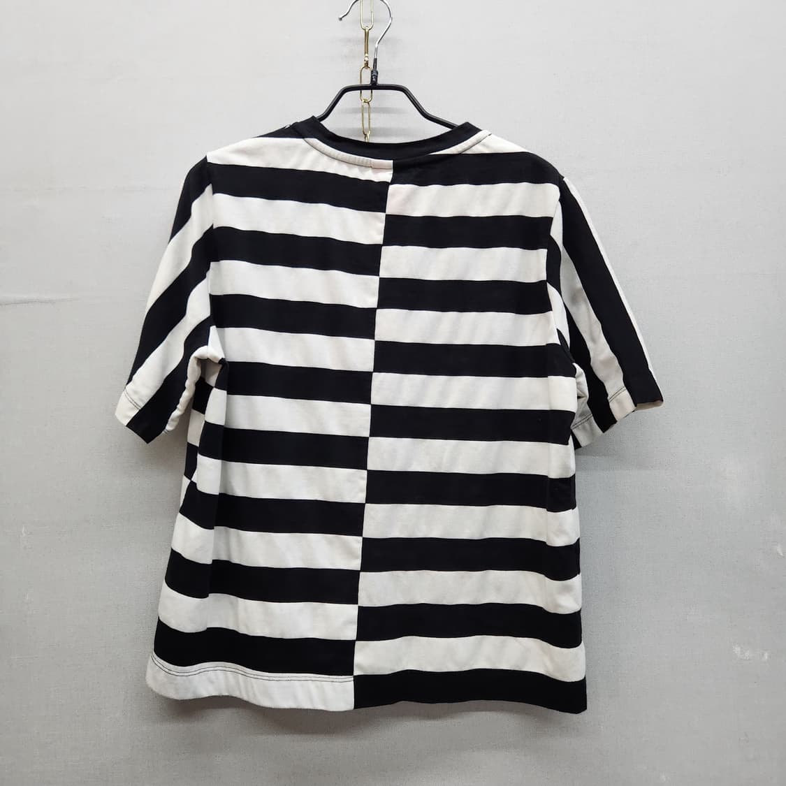 럭키슈에뜨 부엉이 로고 스트라이프 크롭반팔 F(M) 상품이미지4