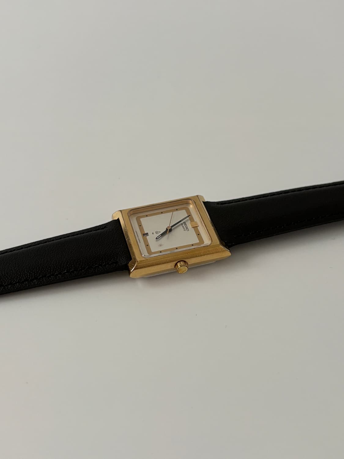 80s white dial gold mini tank quartz 상품이미지5