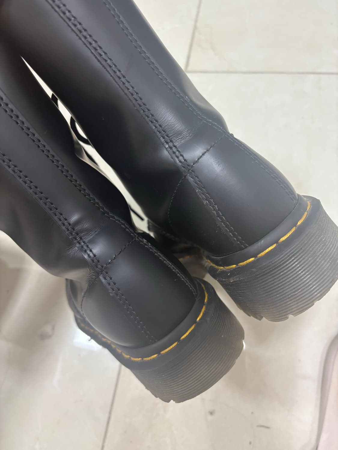 닥터마틴 1490 벡스 230 10홀 상품이미지3