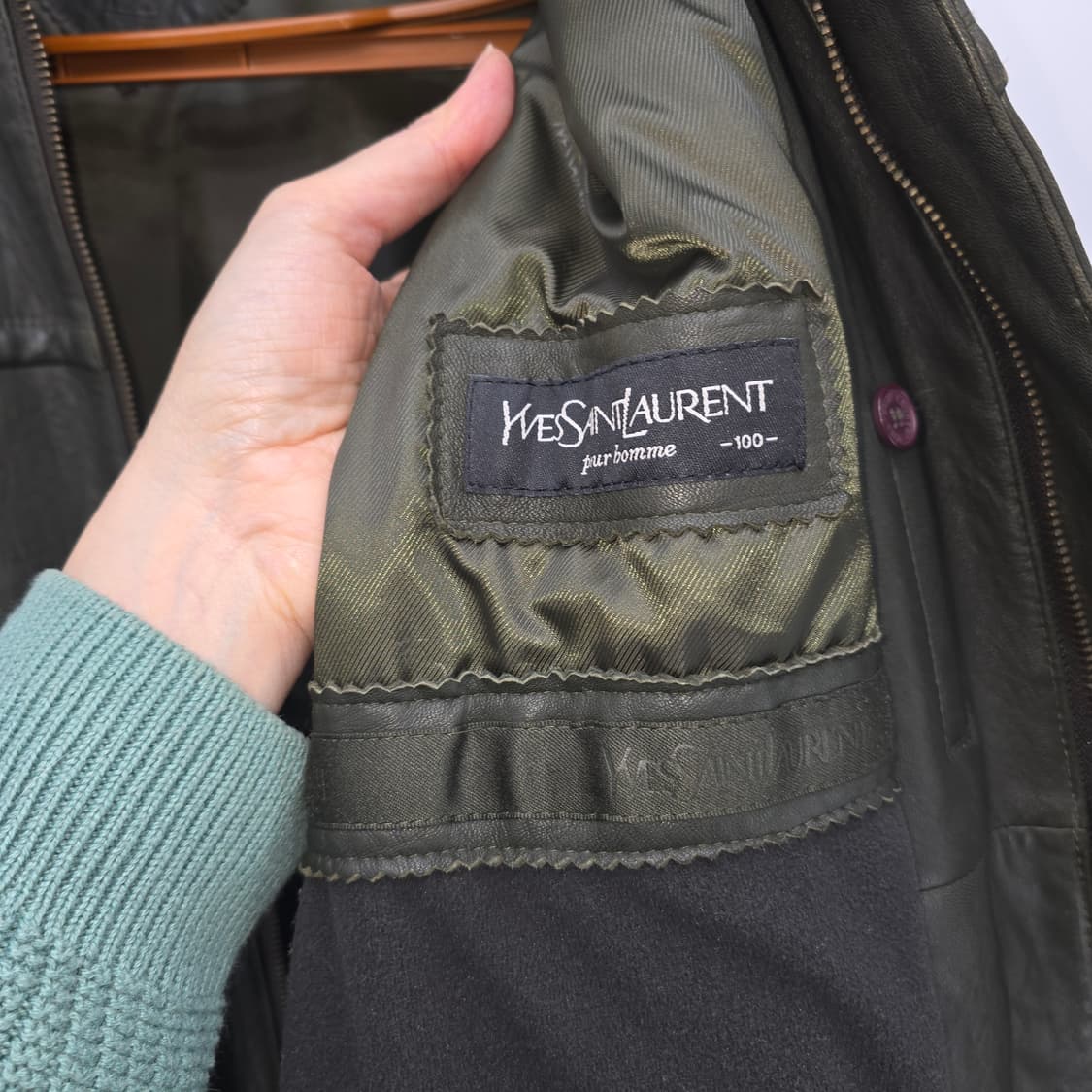 이브 생로랑 클래식 쉽 레더 자켓 상품이미지4