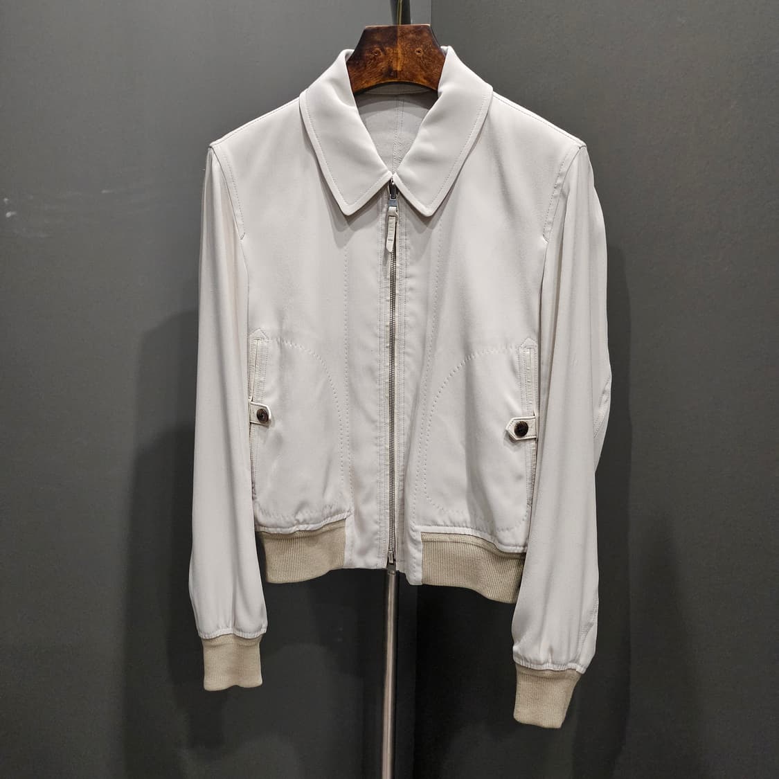 톰포드 가죽 트리밍 실크 새틴 실크 크레이프 리버시블 자켓 상품이미지2