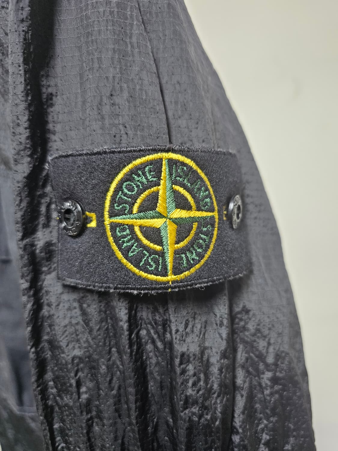 스톤아일랜드 나일론 메탈 와트로 립스탁 롱 자켓 상품이미지3