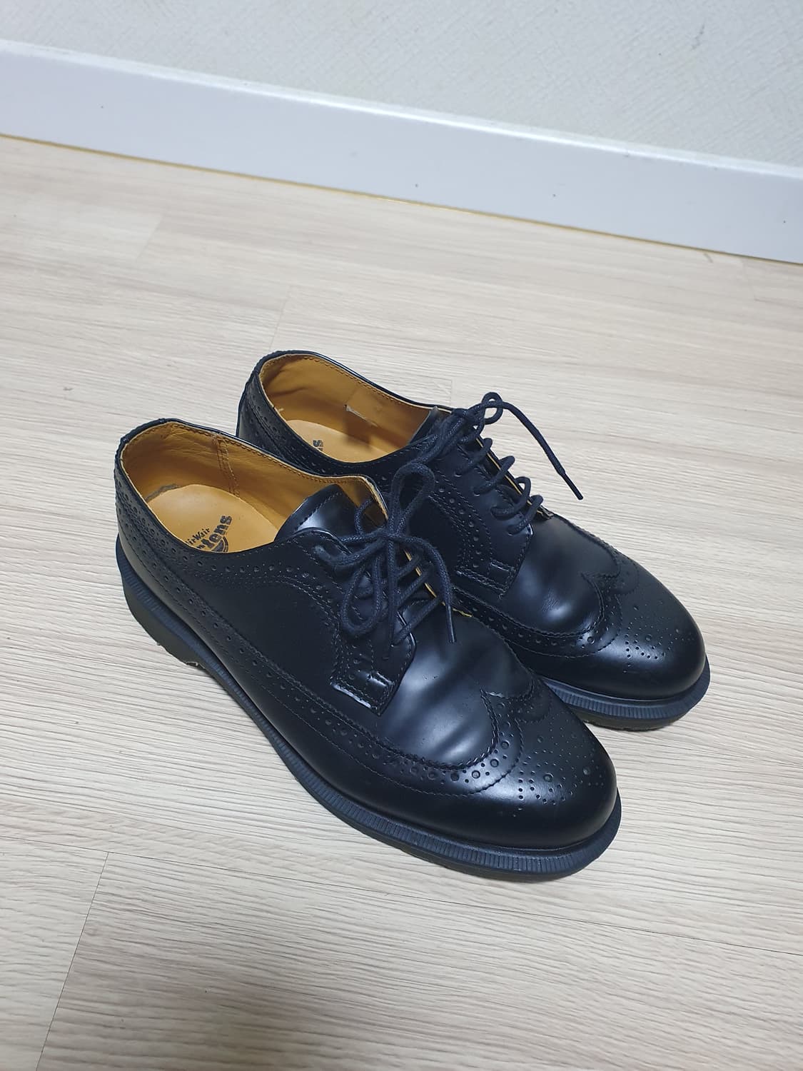 닥터마틴 블랙 윙팁 슈즈 270 상품이미지2