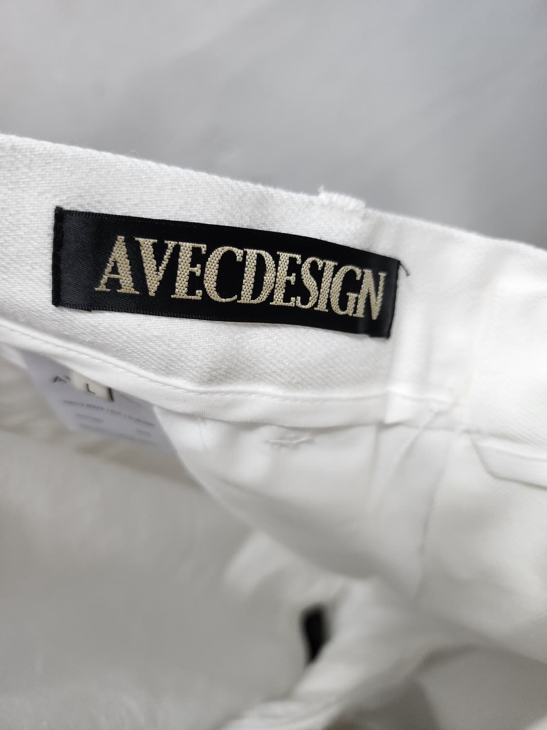 AVECDESIGN 아베크디자인 벨티드 화이트 버뮤다팬츠  상품이미지6