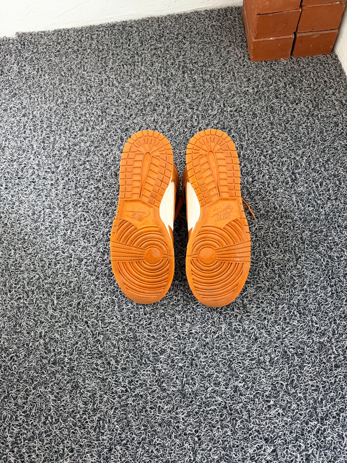 나이키 덩크 하이 오렌지 260mm 상품이미지5