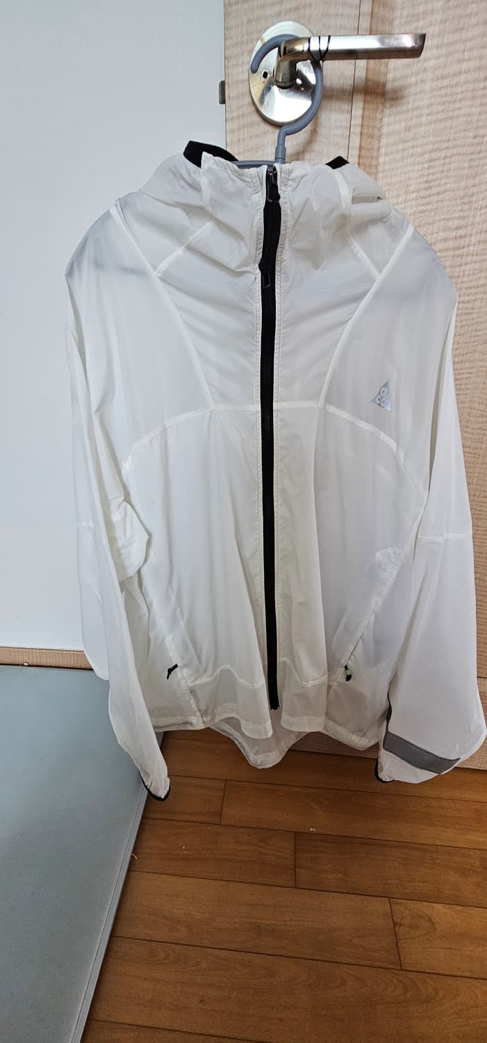 나이키 ACG 신더 콘 자켓 에어로라 화이트 - 아시아 L 팝니다 상품이미지1