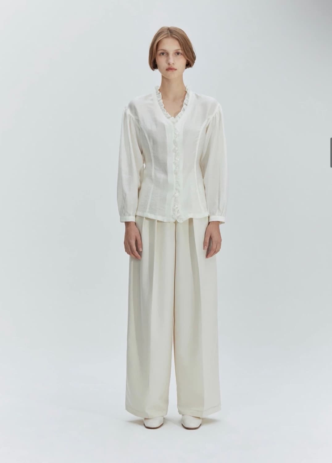 더티스 러플 블라우스 FRONT SLENDER RUFFLE BLOUSE 상품이미지3