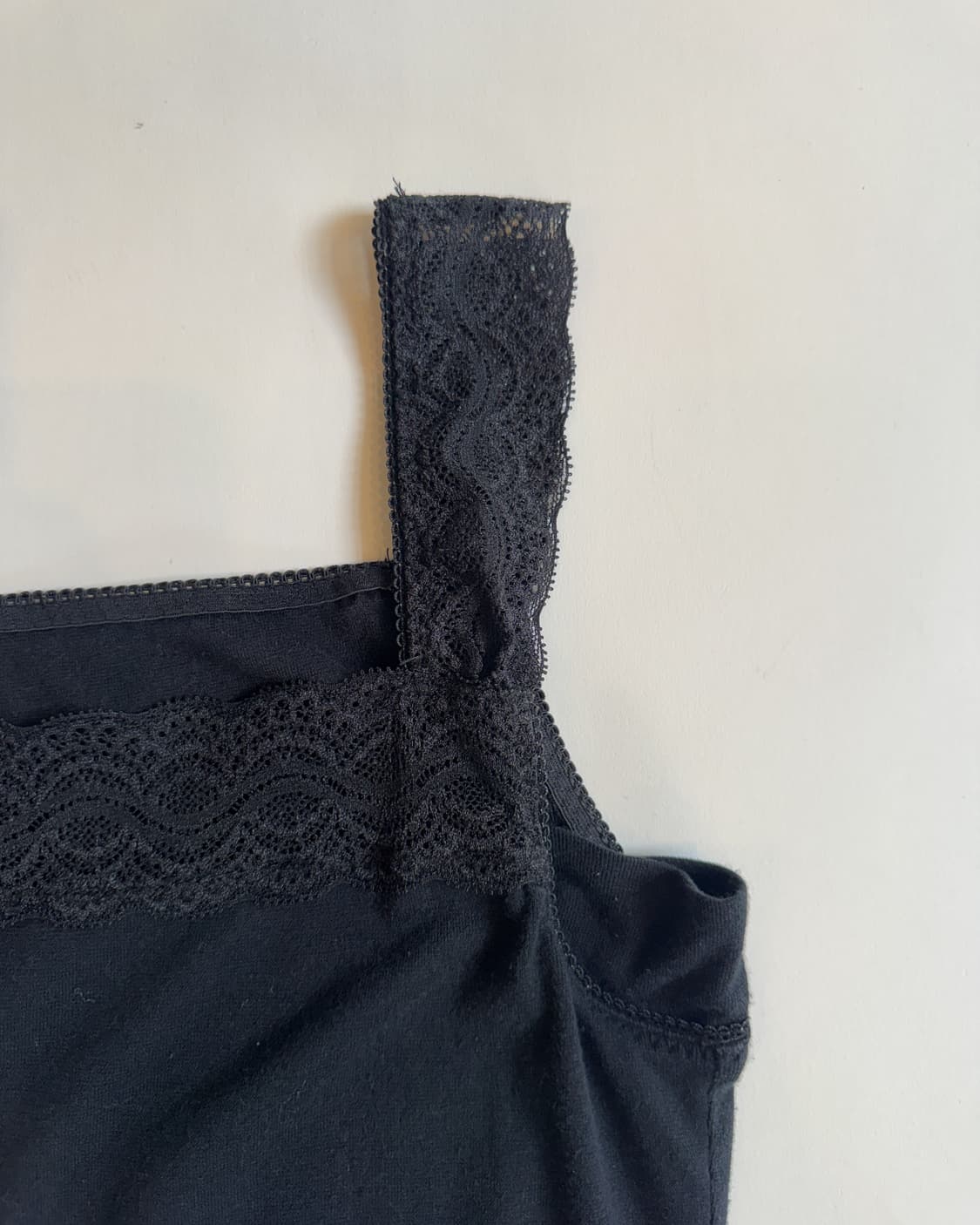 Black Wave Lace Strap Camisole 상품이미지2