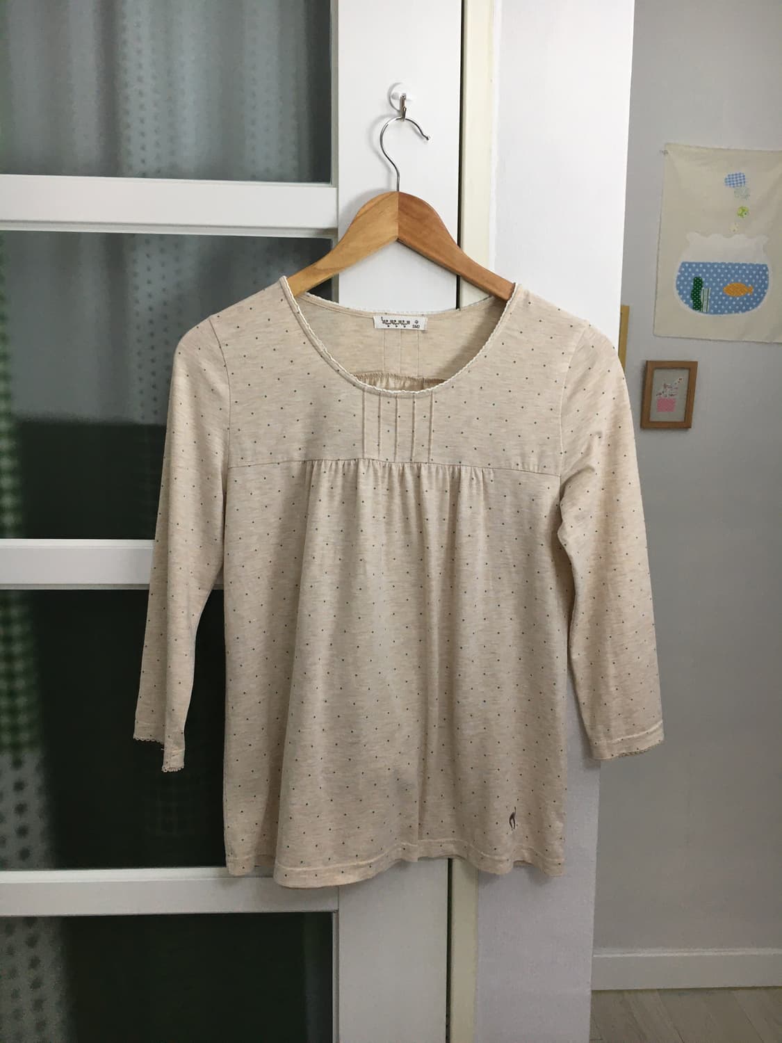 베이지 도트 긴소매 티셔츠 상품이미지1