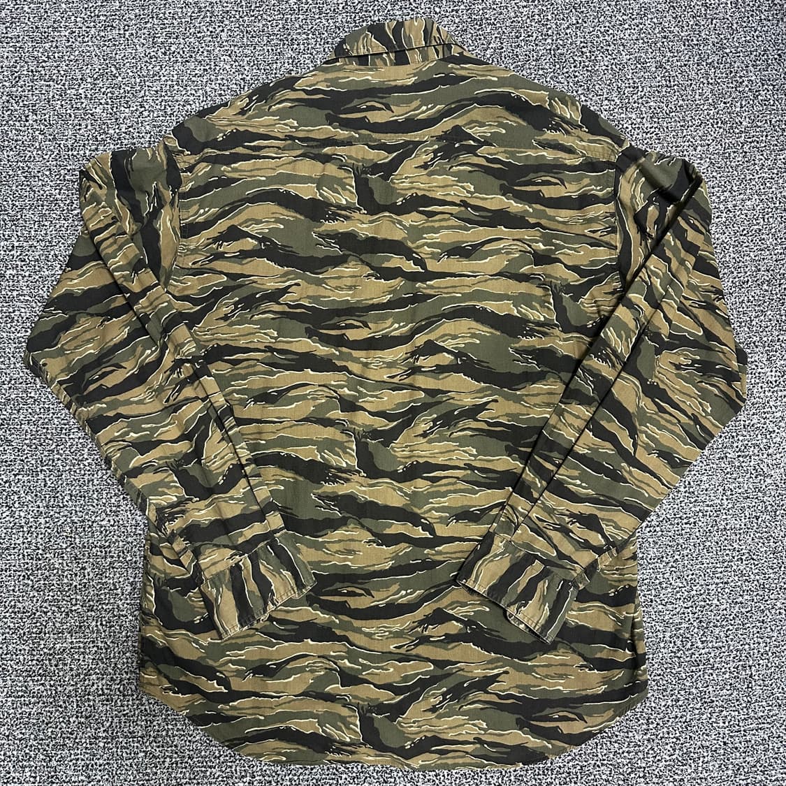 (L) 빔즈 타이거 카모 셔츠 상품이미지3