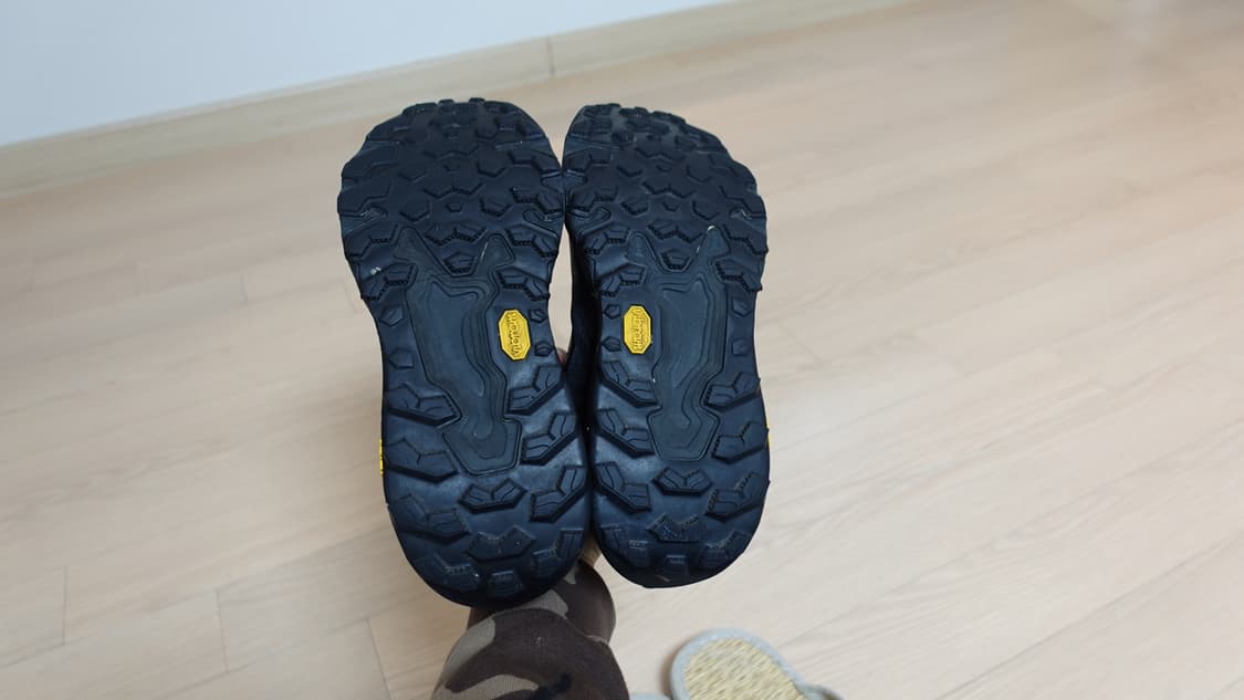 뉴발란스 이에로v9 260 블랙 상품이미지5