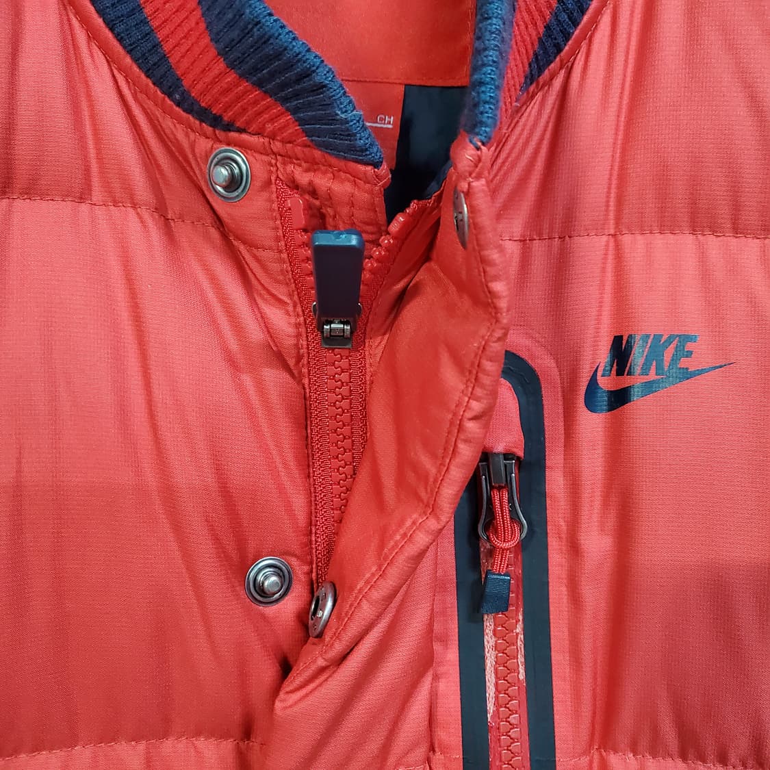 나이키 구스다운 조끼 패딩  상품이미지3