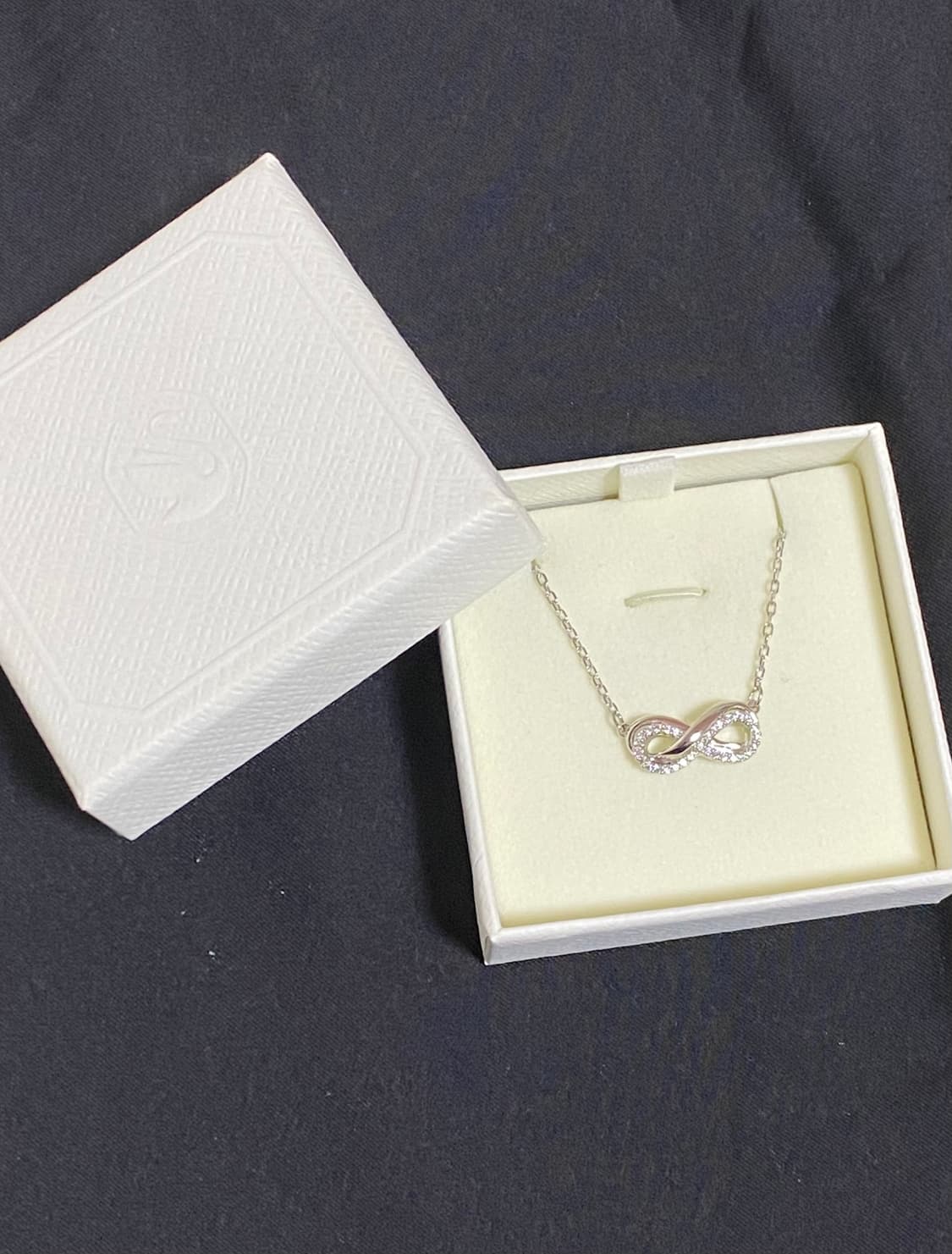 (새상품) 스와로브스키 인피니티 팬던트 목걸이/운송비 포함 상품이미지1