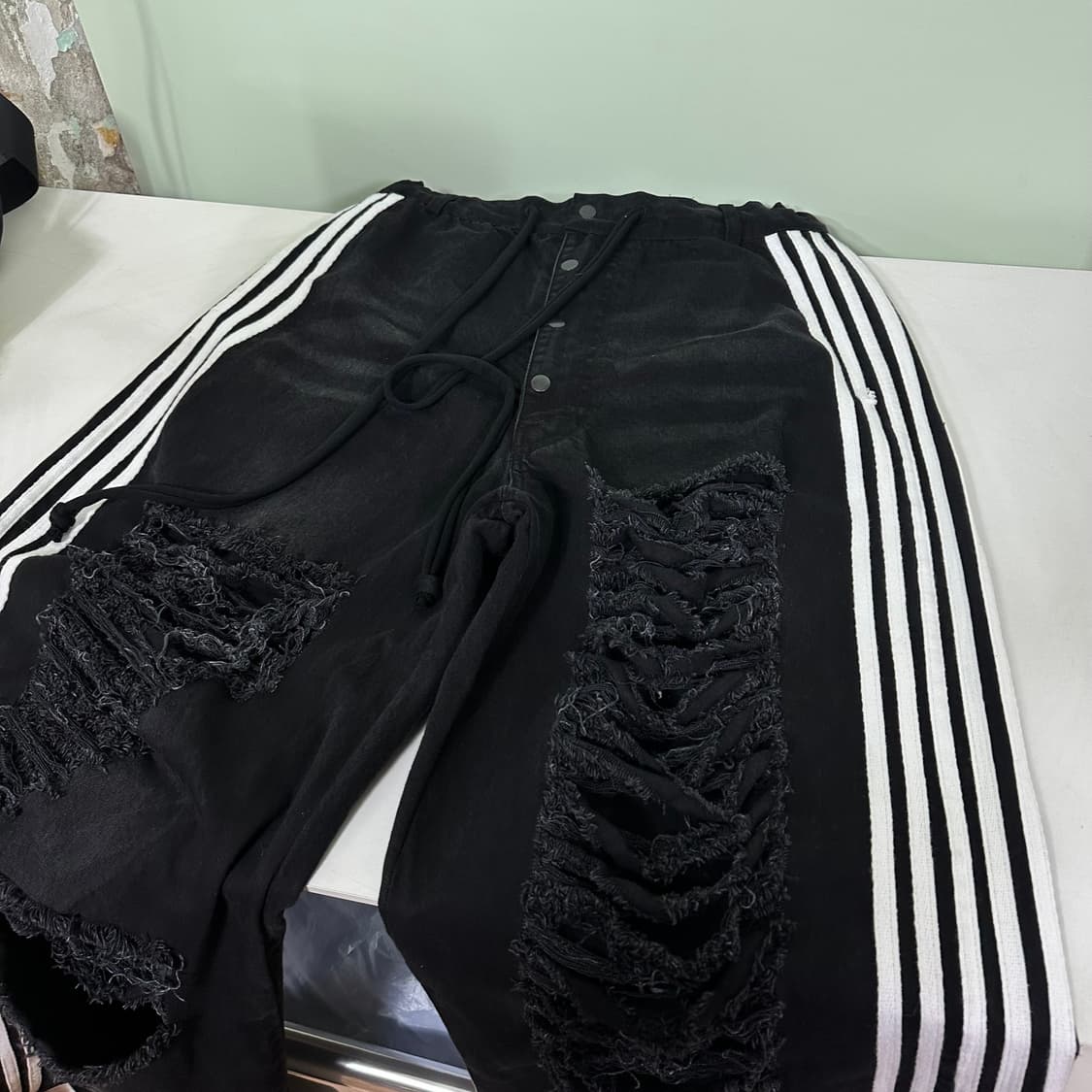 XL-XXL 빈티지 와이드부츠컷 블랙워시드 5스트라이프 찢청바지 상품이미지1