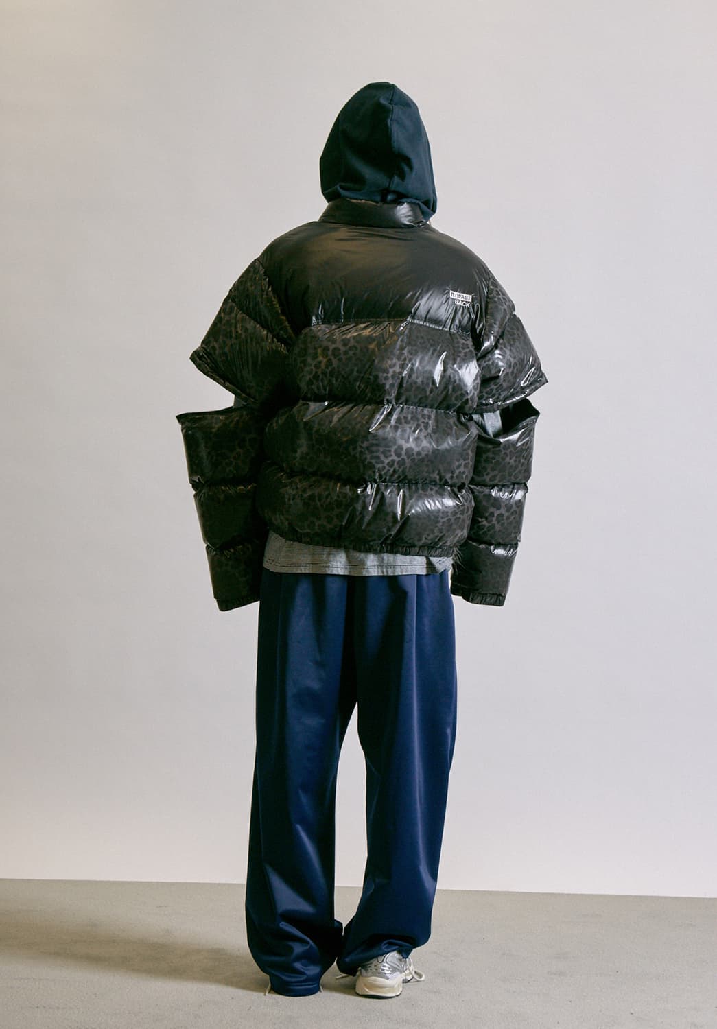 (2) ECRU 스탠드얼론 레오파드 패턴 나일론 구스다운 점퍼 상품이미지9