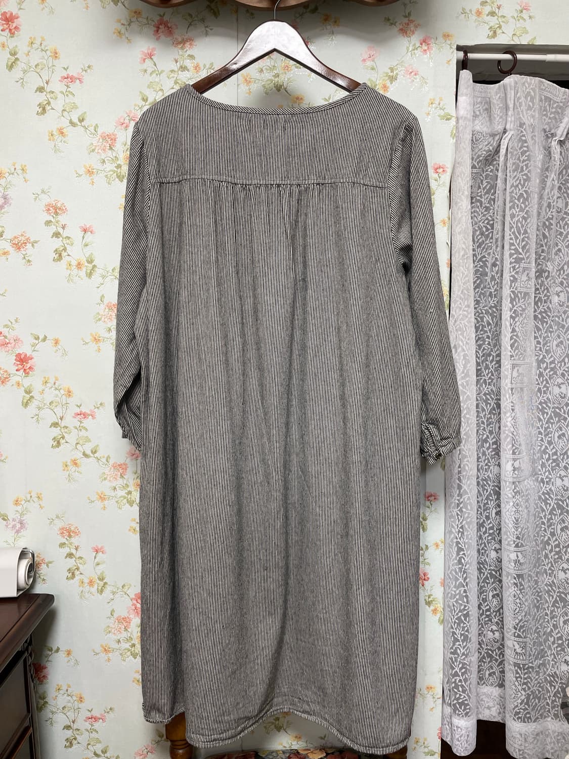 스트라이프 핀턱 원피스 상품이미지2