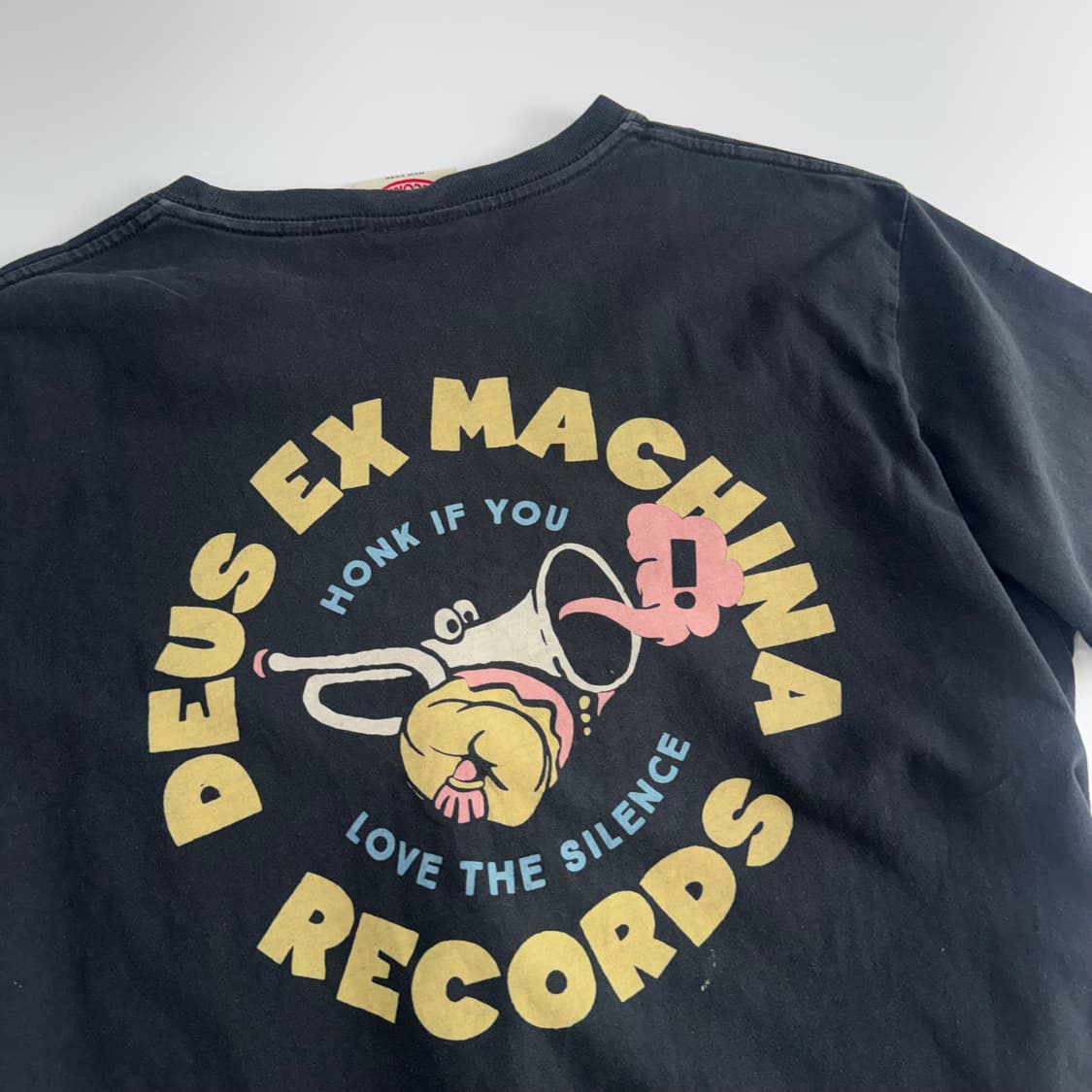 Deus ex machina 데우스엑스마키나 백 그래픽 블랙 반팔  l 상품이미지5