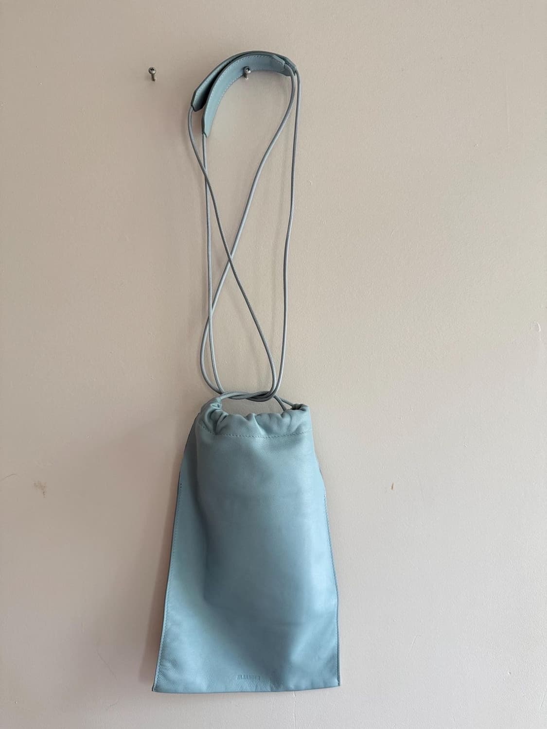 질샌더 드로스트링 레더 숄더백 하늘색 상품이미지1