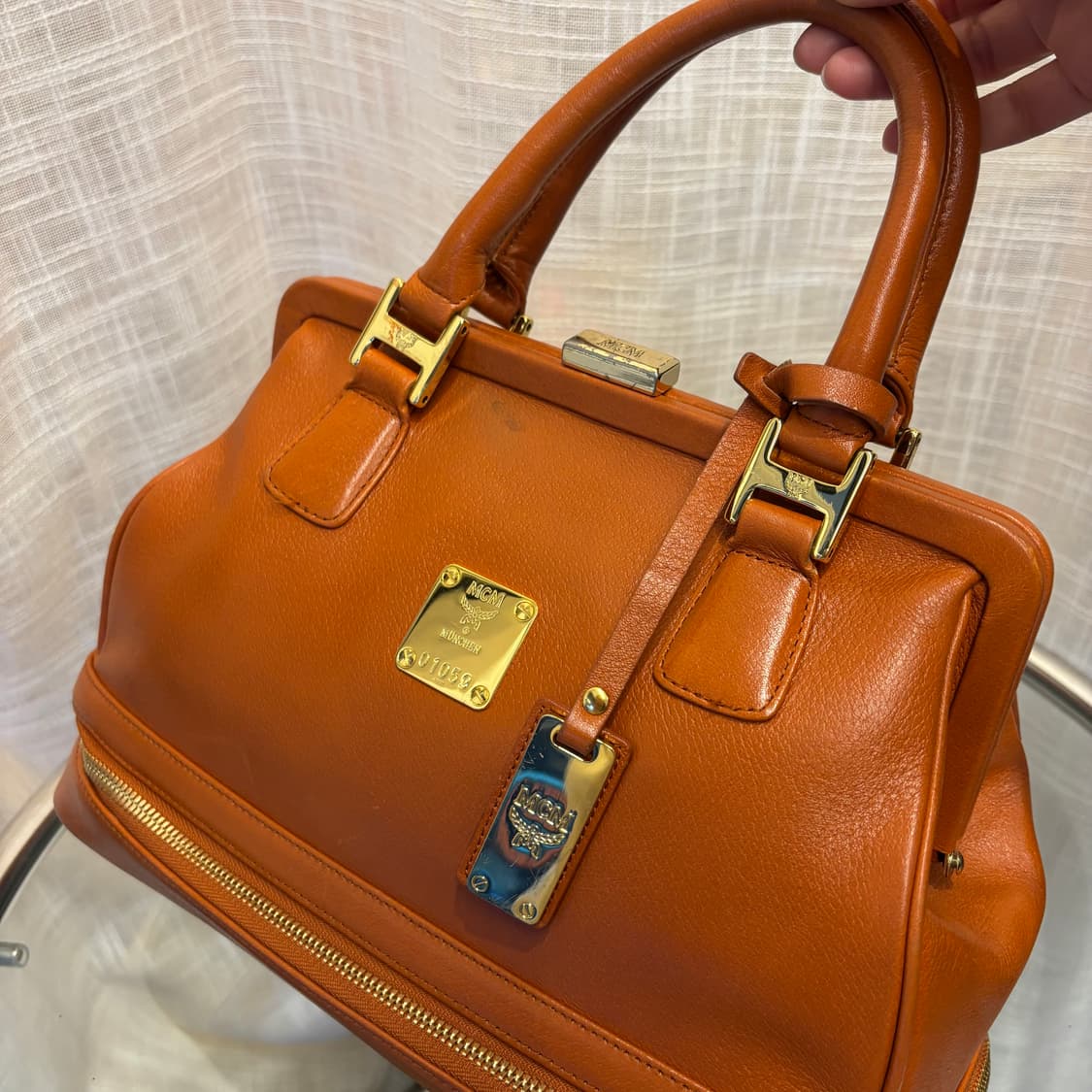 정품 MCM 금장 토트백     상품이미지3