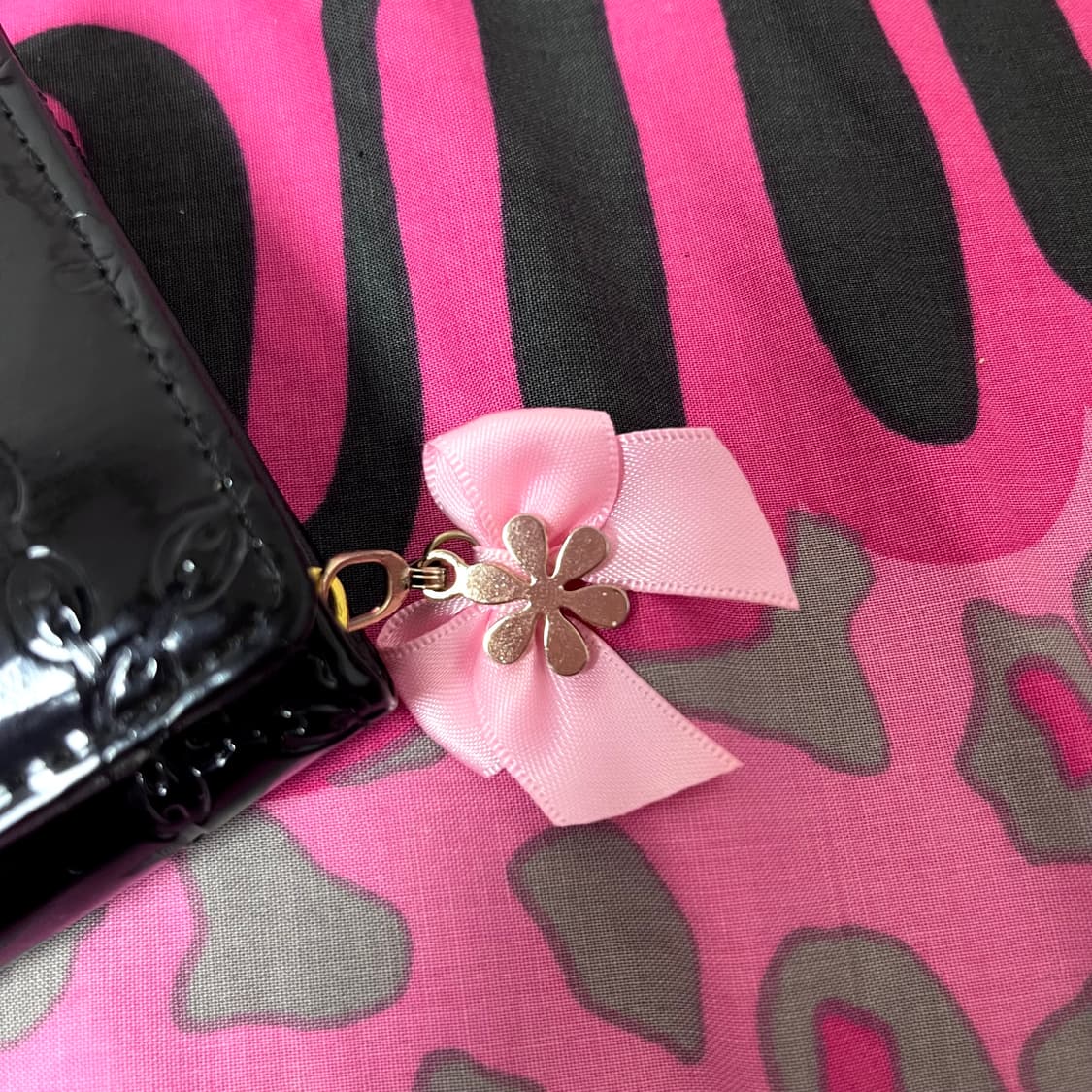 MA*RS마즈 금장 블랙핑크 레오파드 리본 장지갑 히메오네갸루 y2k핀터 상품이미지3