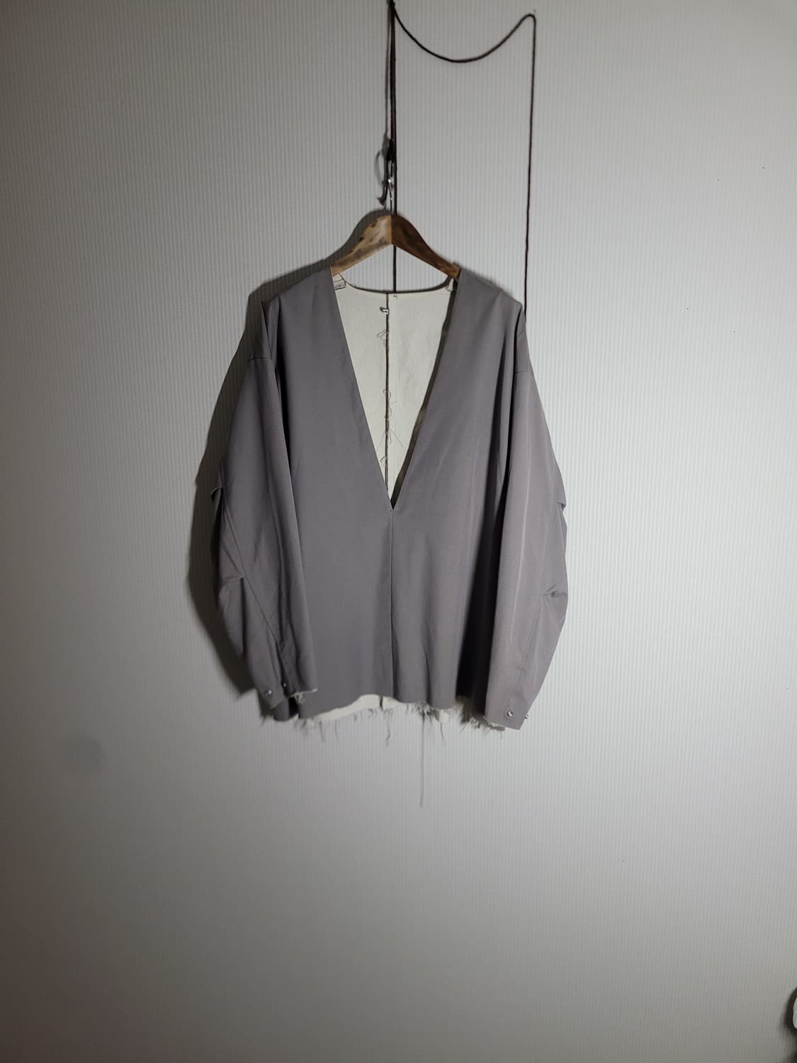 이슈띵스 카라리스 풀오버 상품이미지4