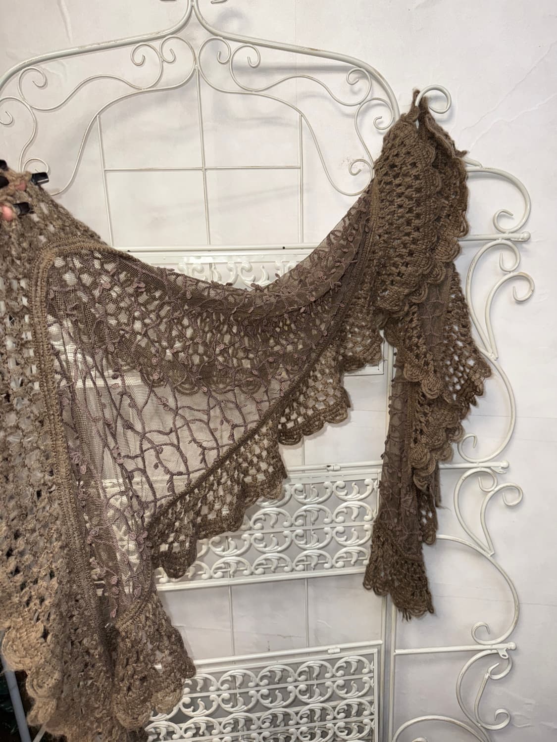 Ash brown grunge floral crochet lace 머플러 상품이미지1