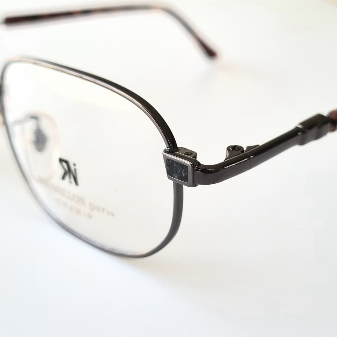 데드스탁 루시용 파리 풀 티타늄 안경테 상품이미지4
