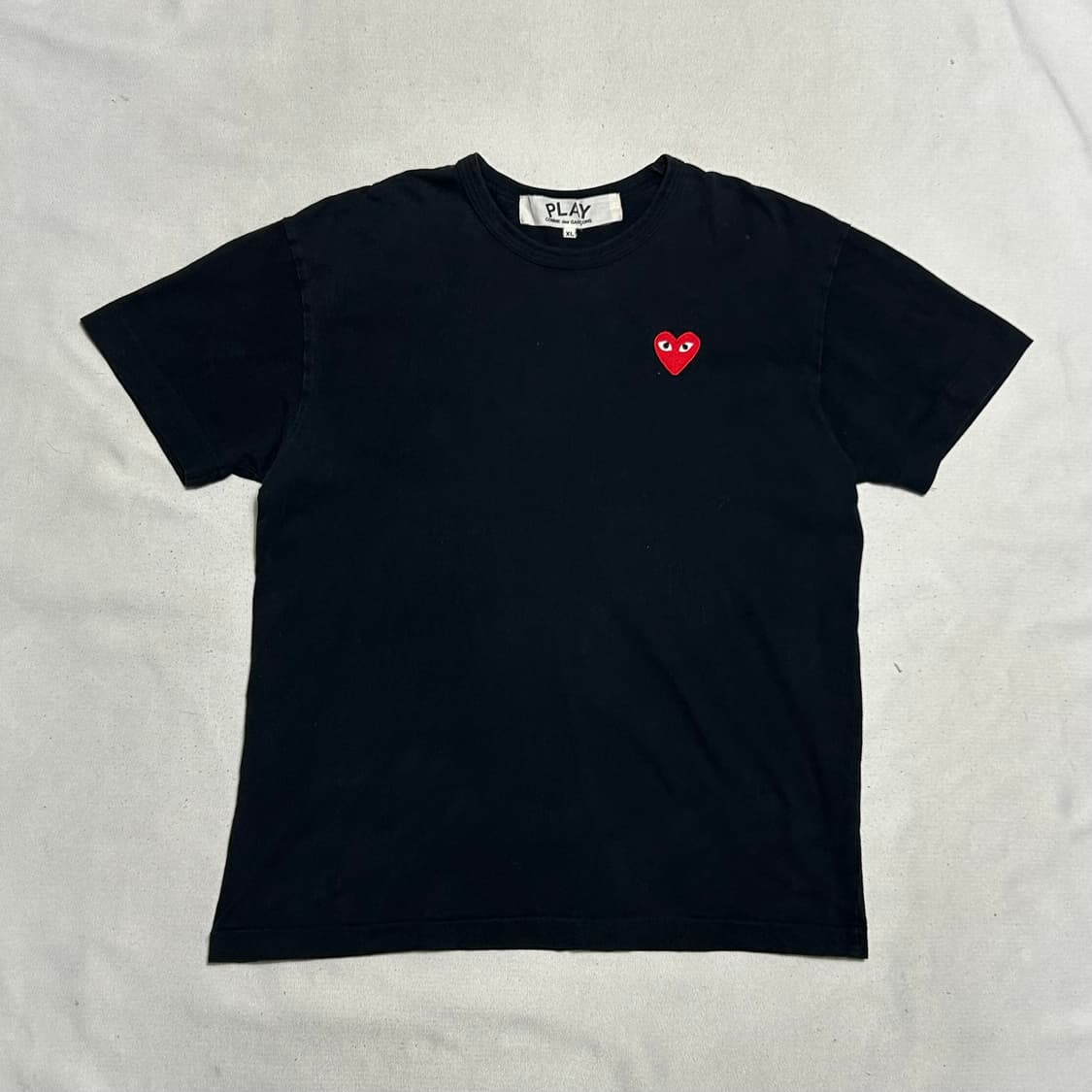XL 꼼데가르송 레드와펜 블랙 반팔티 상품이미지2