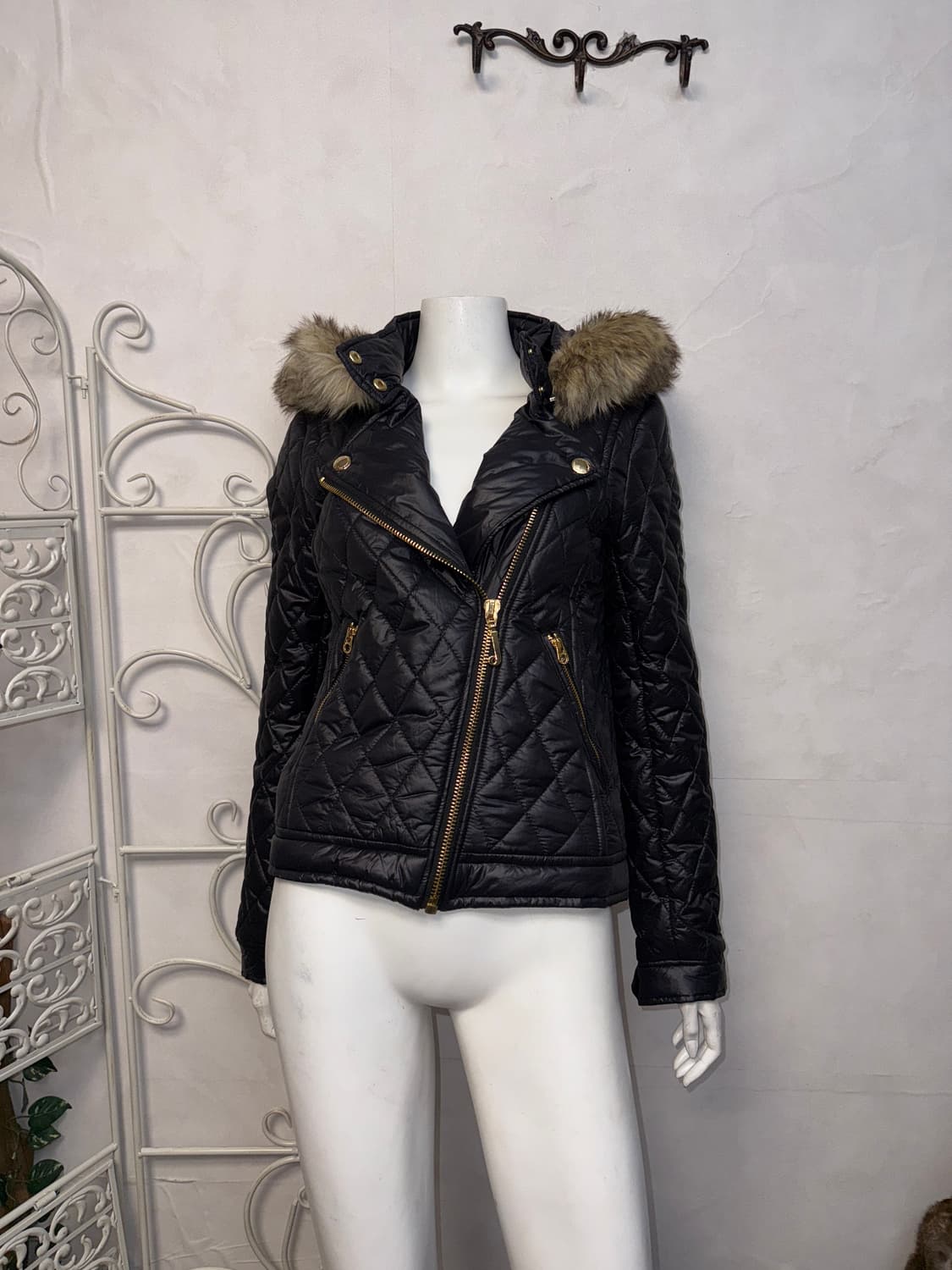Juicy Couture black quilting fur hood 패딩 상품이미지6